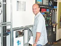 Der Herr Baier beim urinieren.