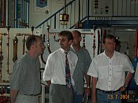 Wo hat der Mann blos diese Krawatten her?